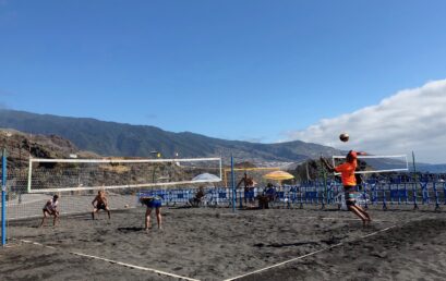 Frodo-Sascha y Betsaida-Zaira, campeones  del Torneo de Vóley Playa Breña Baja Mágica